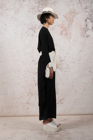 LONG YOU CAPE WITH LARGE POCKETS AND TIED BELT